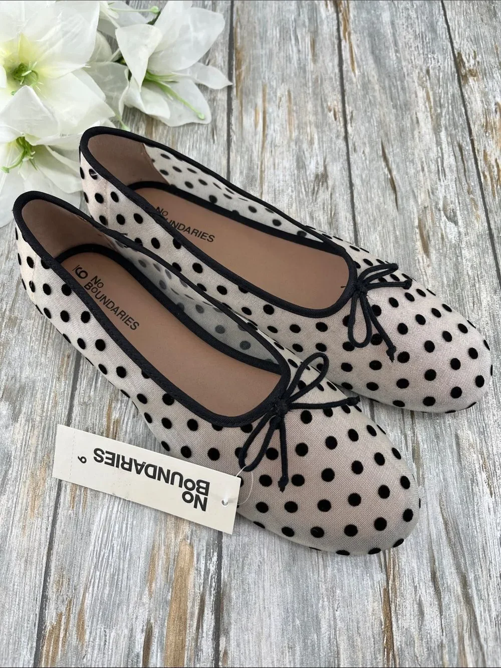 No Boundaries shoes mix